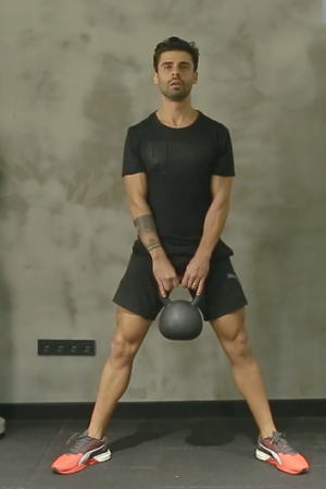 #BenimAntrenörüm: Hareket 1, Sumo Squat with Kettlebell