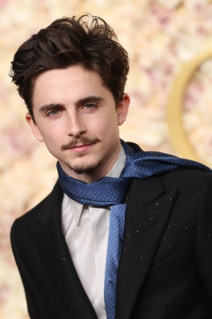 Timothée Chalamet 2025 Altın Küre Ödüllerinde Haider Ackermann İmzalı Tom Ford İlk Tom Ford Tasarımlarını Sergiledi