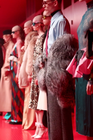 Alessandro Michele Valentino'nun Son Defilesini Dev Bir Umumi Tuvalete Dönüştürdü