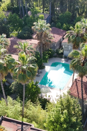 Golden Key Bördübet: Doğanın Kalbinde Sürdürülebilir Lüks ve Sanatla İç İçe Bir Kaçış