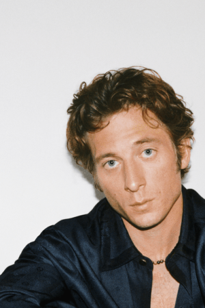 Louis Vuitton'un Yeni Yüzü Jeremy Allen White Oldu