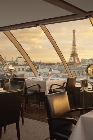 L'Oiseau Blanc: Paris'in Zirvesinde Lezzet ve Zerafetin Buluşma Noktası