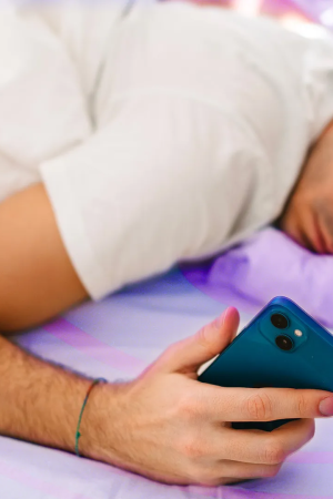 Akıllı Telefonunuzun Alarmıyla Uyanmayı Kesinlikle Bırakmalısınız