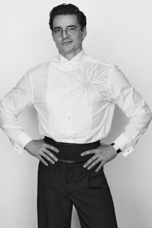 Pedro Pascal Oscar Kırmızı Halısında Chanel ile Ceketsiz Bir Stil Tercih Etti