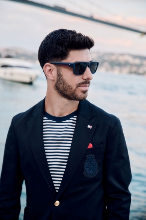 Tommy Hilfiger, Marco Asensio ile İstanbul'da İlkbahar 2026 Gözlük Kampanyasını Kutladı