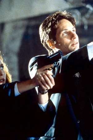 The X Files dizisinde Gillian Anderson ve David Duchovny'nin canlandırdığı FBI ajanları Dana Scully ile Fox Mulder.