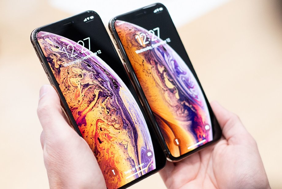iPhone 15 - Elveda Lightning Kablosu, Merhaba Rolex Detayı