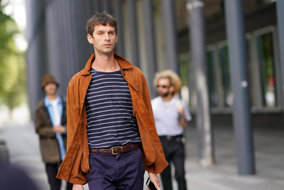 Ofisteki 'Serin' ve Şık Adam Ol