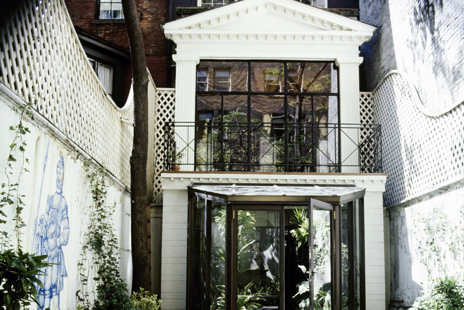 Adeta nispet yapar gibi: Elon Musk, Tesla Motors'un yeni harikalarını tanıttı