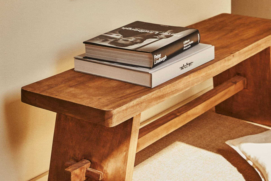 Adeta nispet yapar gibi: Elon Musk, Tesla Motors'un yeni harikalarını tanıttı