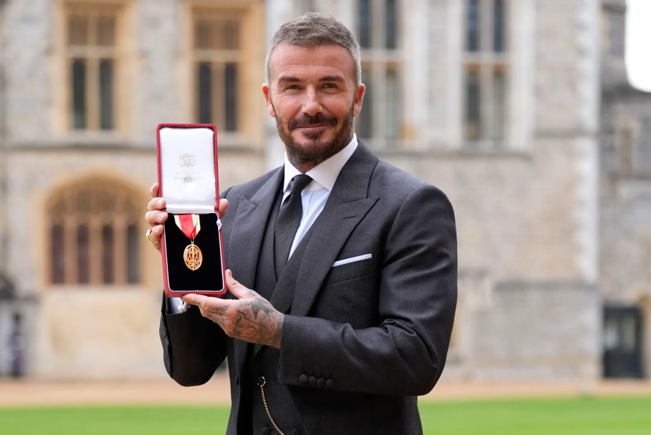 Brad Pitt'in Venedik Stilinde Transparan Siyah Tişörtten Daha Fazla Konuşulması Gereken Detaylar Var