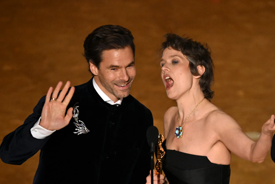 The Studio: Plan Sekans Tekniğiyle Çekilmiş ve Mutlaka İzlenmesi Gereken Bir Komedi Dizisi