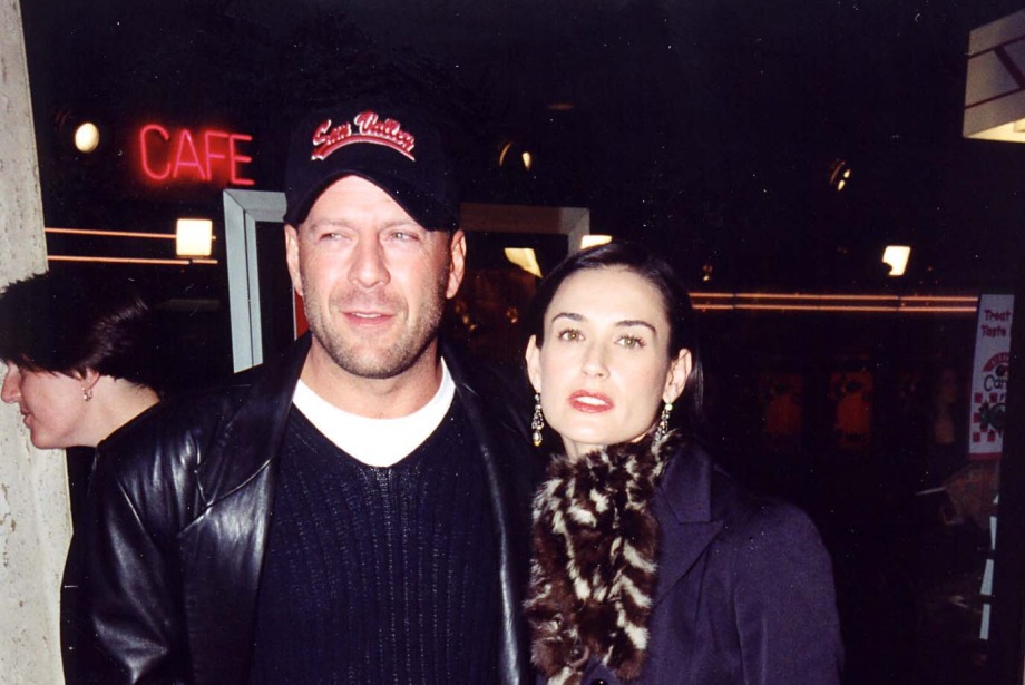 Terlik Her Yerde Giyilir mi?