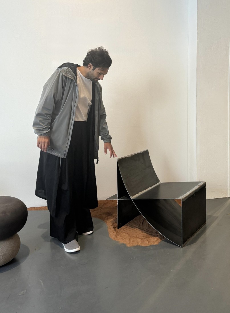 Sertaç Taşdelen'in İlk Mobilya Tasarımı Milano Tasarım Haftası'nın Öne Çıkanları Arasında Gösterildi