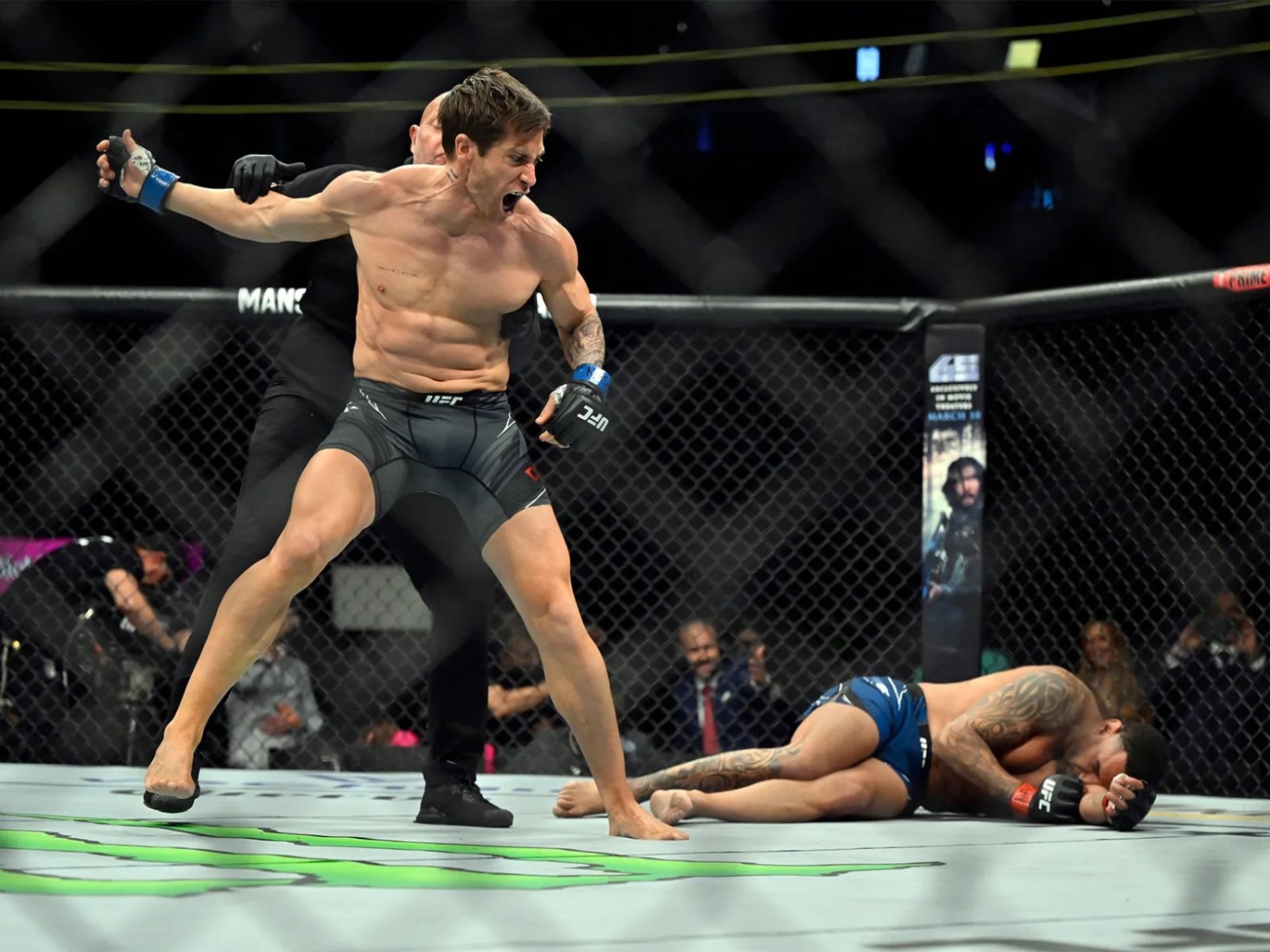 Jake Gyllenhaal'un MMA Dövüşüne Hazır Road House Vücuduna Nasıl Sahip Olunur?