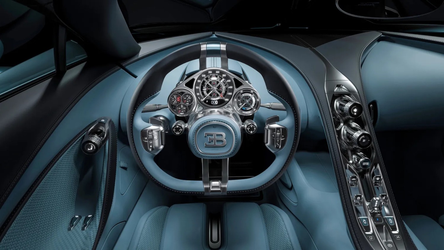 Bugatti'nin En Yeni Ultra-Hypercar'ı Dünyanın En Pahalı Otomobilleri Arasında