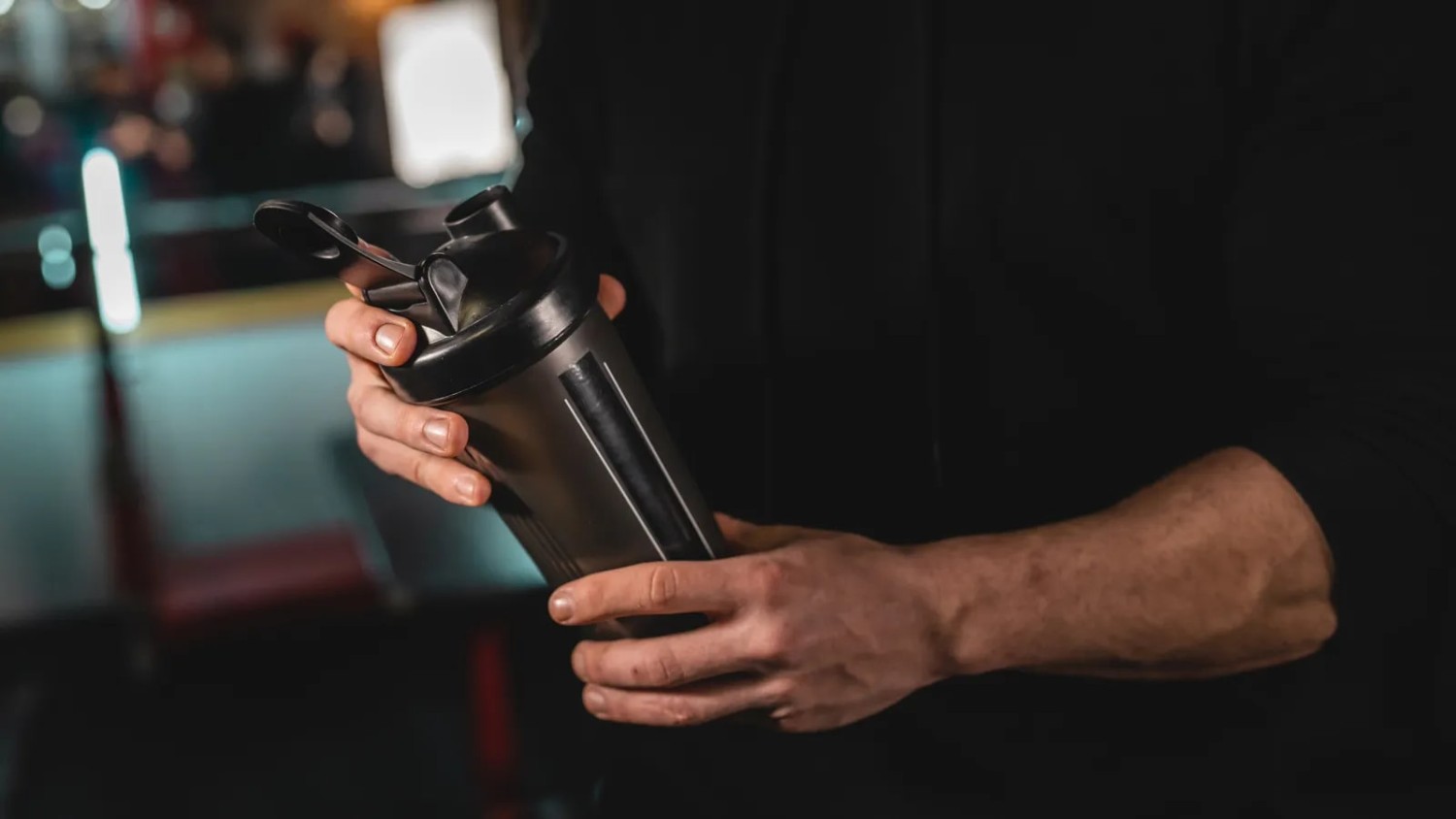 Kreatin mi Protein mi: Antrenman Performansını Artırmak İçin Hangisi Daha İyi?