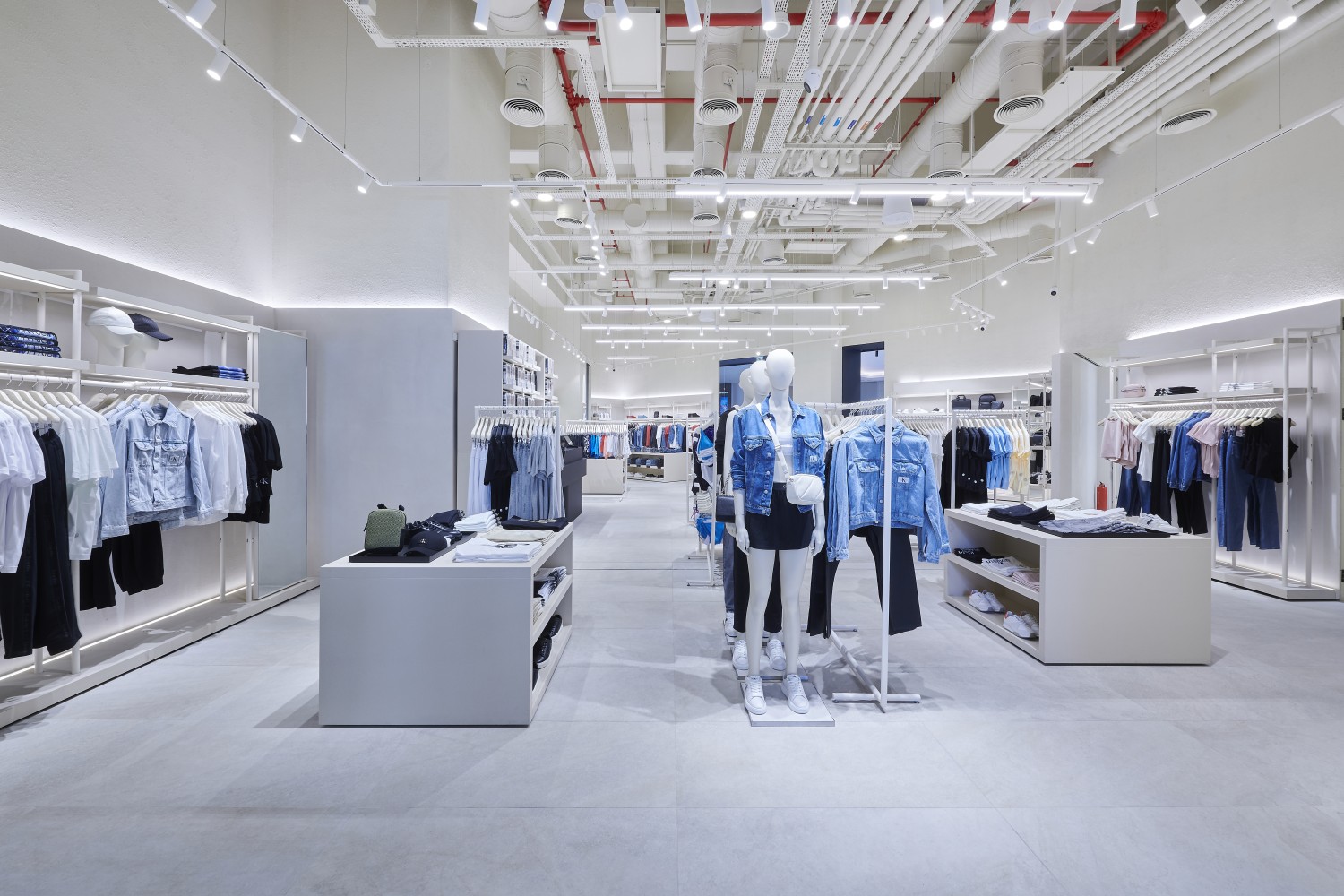 Calvin Klein Jeans Mağazası Emaar Square Mall’da Açıldı
