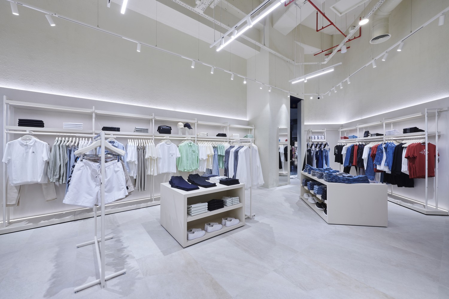 Calvin Klein Jeans Mağazası Emaar Square Mall’da Açıldı