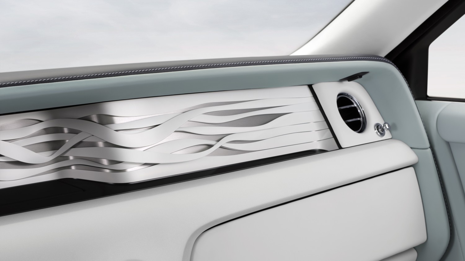 Rolls-Royce'tan Eski Bir Hikayeye Yeni Bir Bölüm: Phantom Scintilla Spirit Of Ecstasy