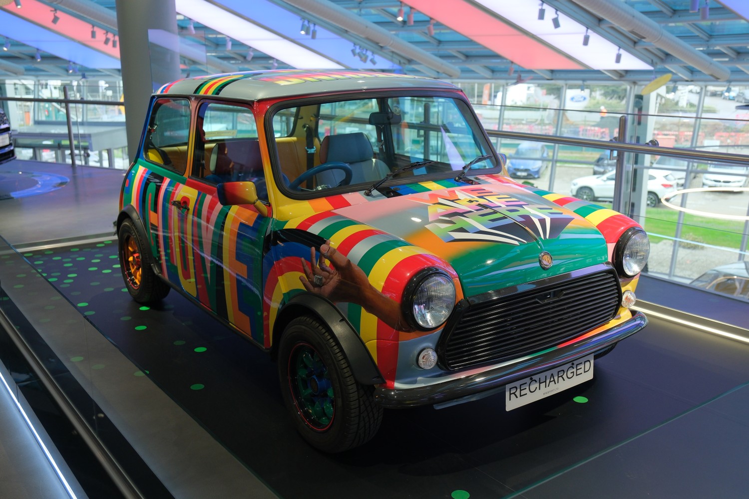 Borusan Oto İstinye Retail Next Konseptiyle Şimdi Daha Yenilikçi, Daha İleri!