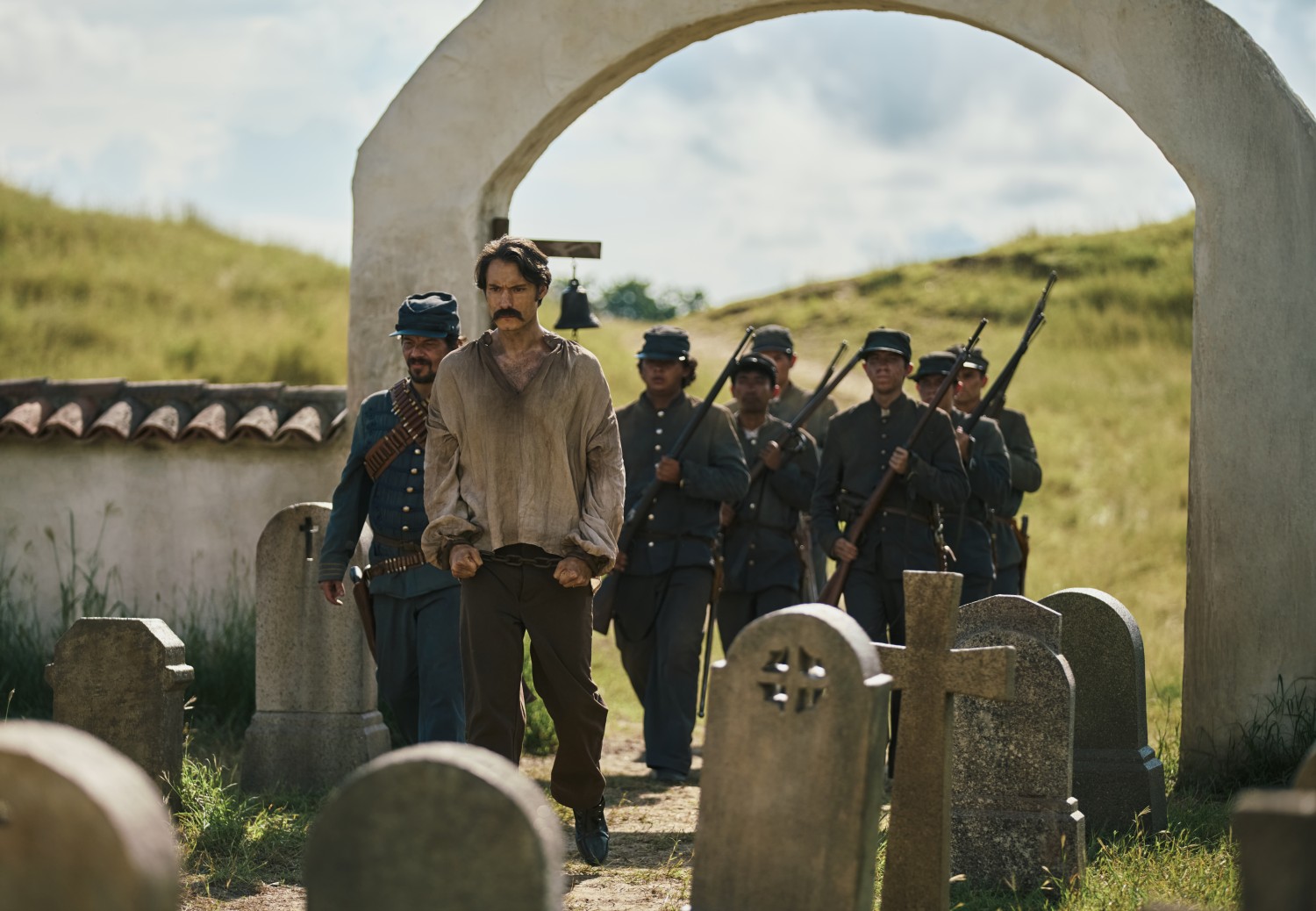 Yüzyıllık Yalnızlık: Cesur Netflix Dizisi Sevilen Bir Romanı Nasıl Onurlandırıyor?