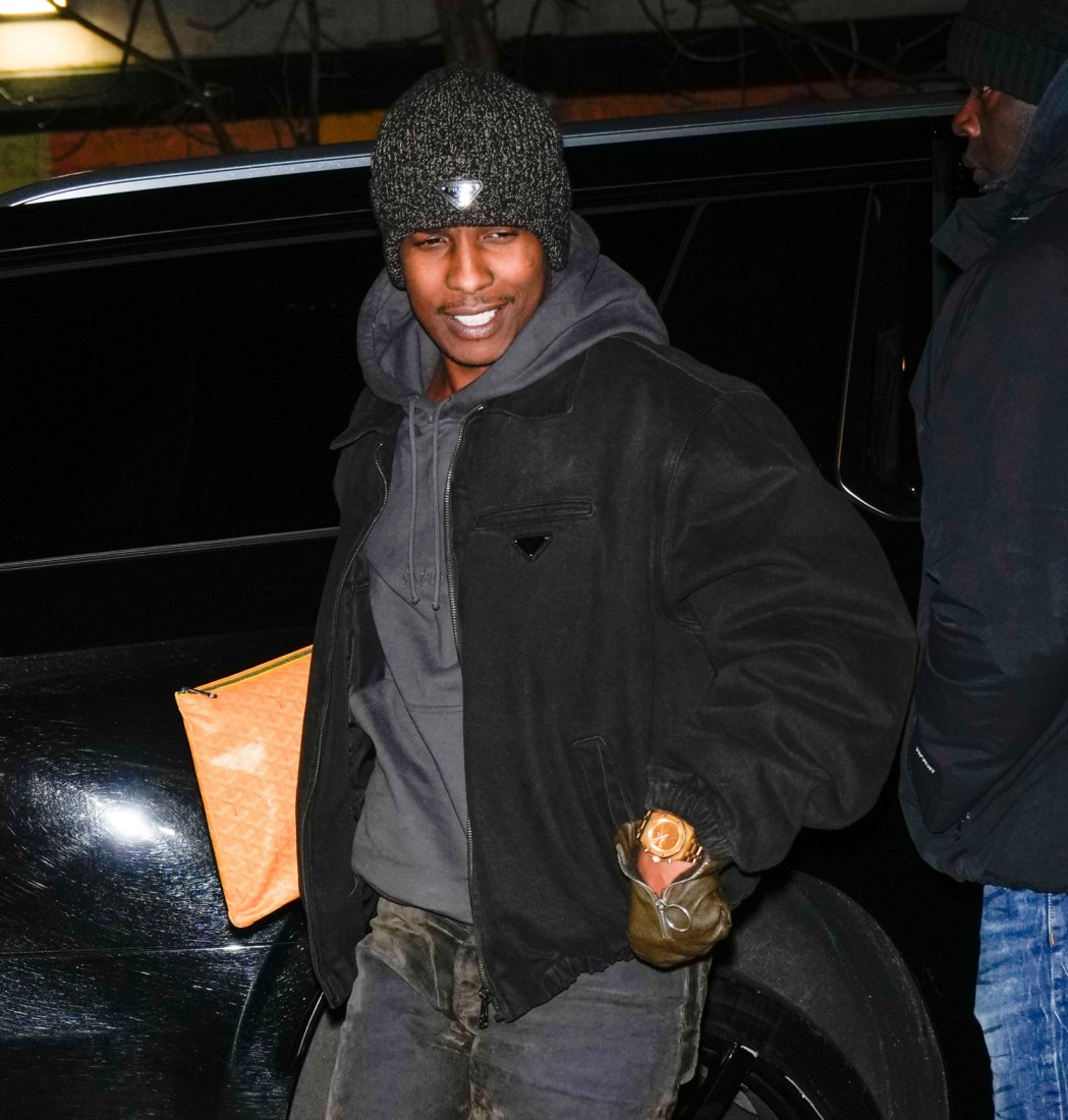 A$AP Rocky Randevu Gecesi İçin Sıcak ve Yüksek Moda Bir Bere Tercih Ediyor