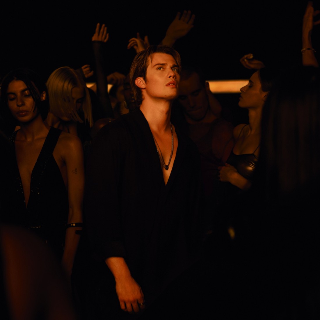 Nicholas Galitzine He-Man ve Nostaljik Kokular Üzerine