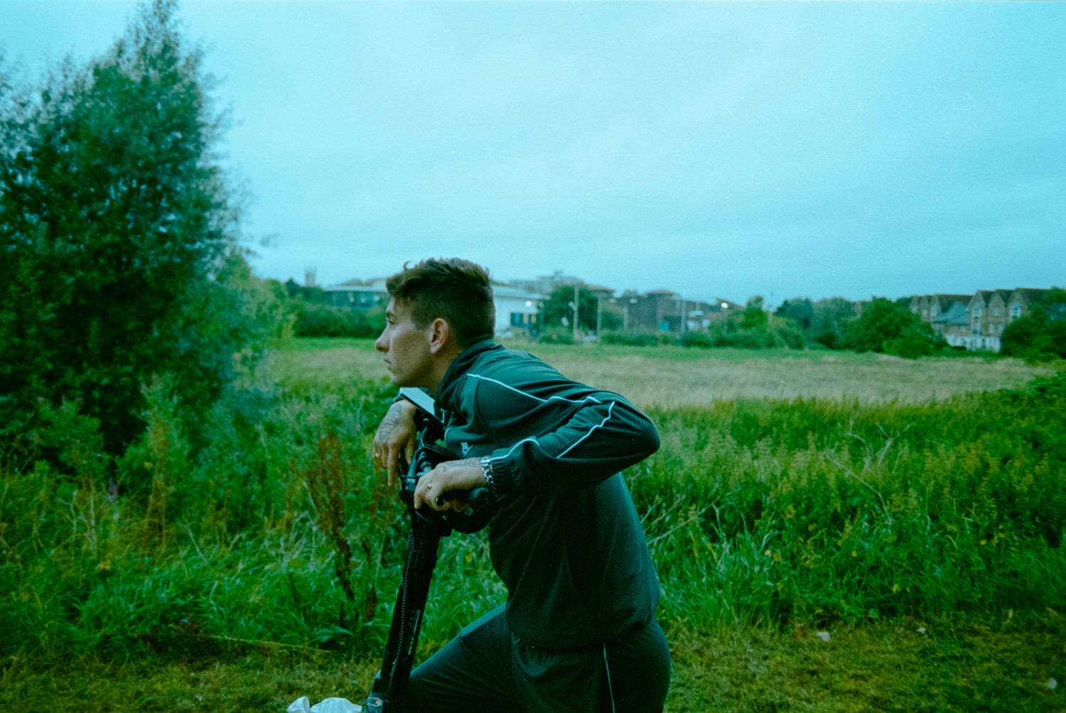 Bird’ün Kasvetli Gölgesinde Bir Barry Keoghan Portresi