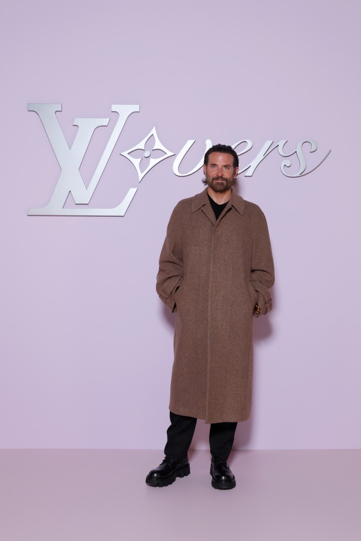 Bradley Cooper'ın Her Erkeğin Gardırobunda Olması Gereken Paltosu