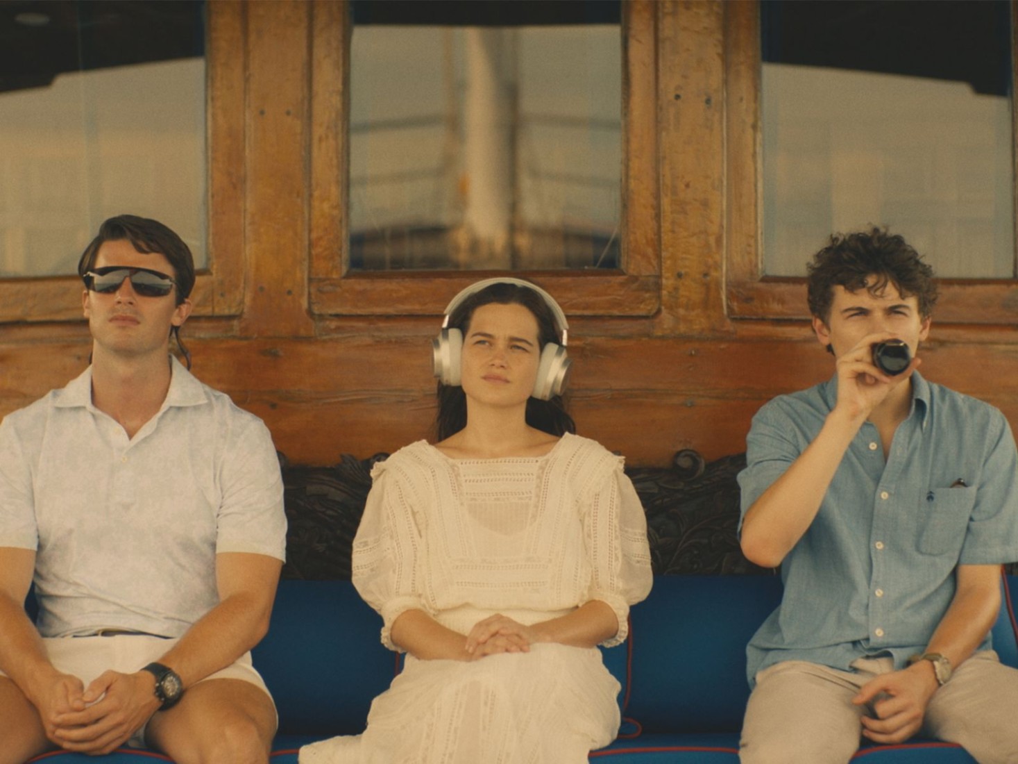 White Lotus’un 3. Sezonunda Ratliff Ailesinin Saatleri, Asıl Patronun Kim Olduğunu Gösteriyor