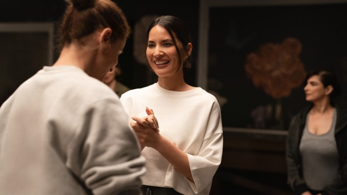 Your Friends & Neighbors: Jon Hamm’ın Yeni Dizisi İzlemeye Değer Mi?