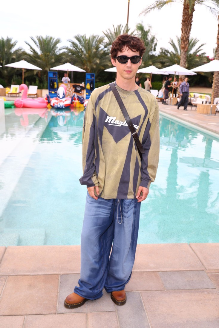 Geniş Paça Jean Nasıl Giyilir ki Tüm Eğlence Sadece Kaykaycıların Tekelinde Kalmasın?