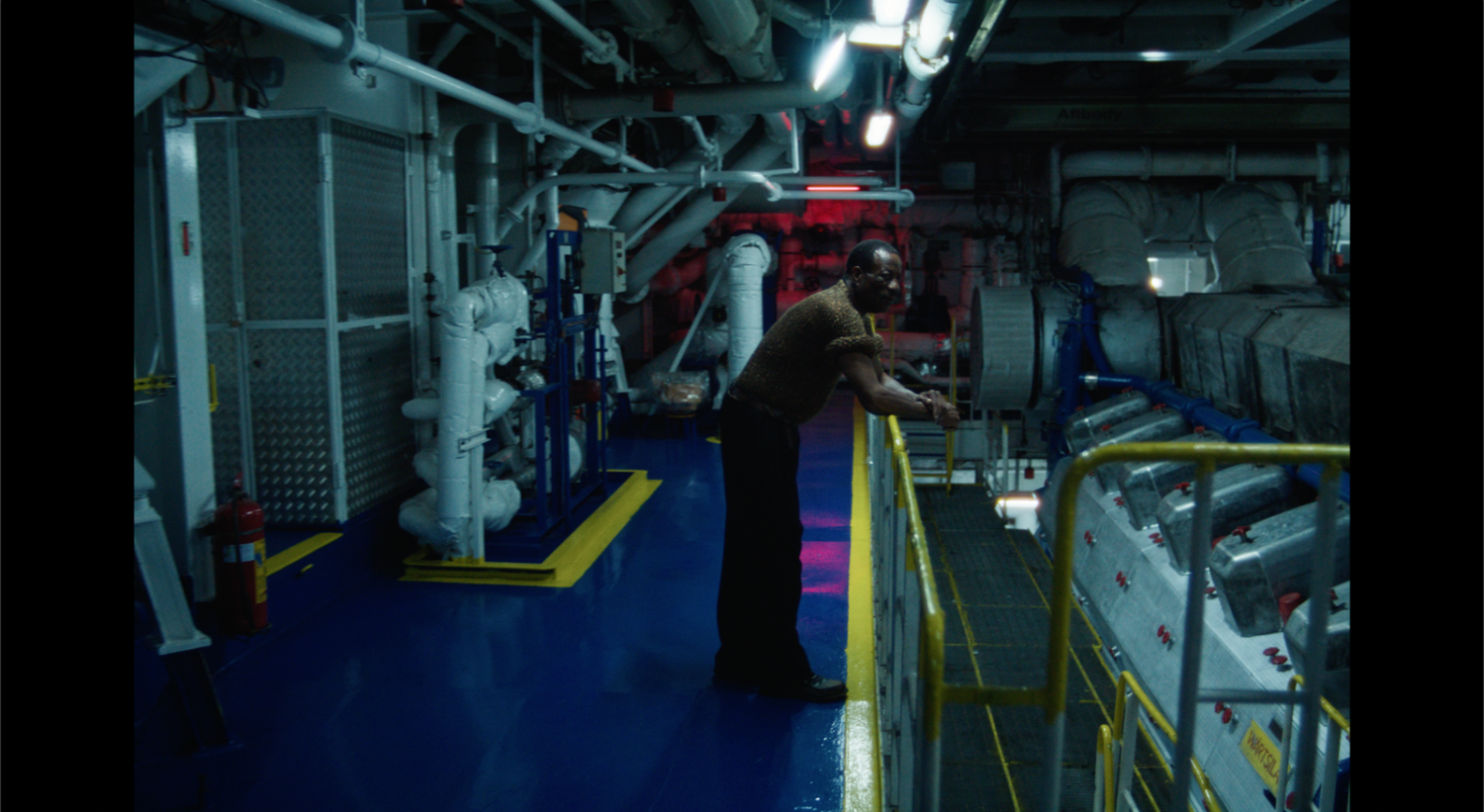 Neden Prada, Son Erkek Koleksiyonunda Pantolonsuzluğa Gitti?