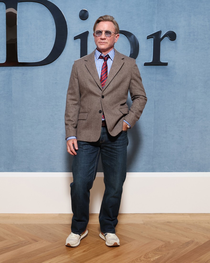 Hayal et: James Bond ve Edward Cullen bir ofise giriyor.