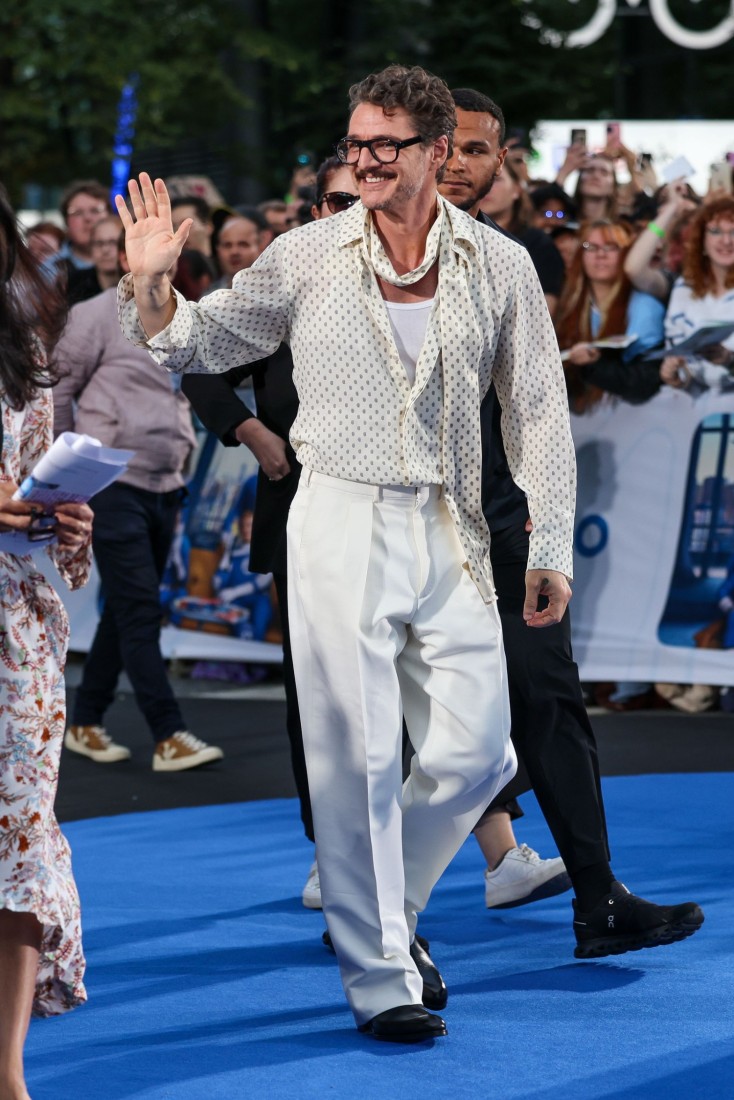 Pedro Pascal’ın Yeni Stil Danışmanı Var