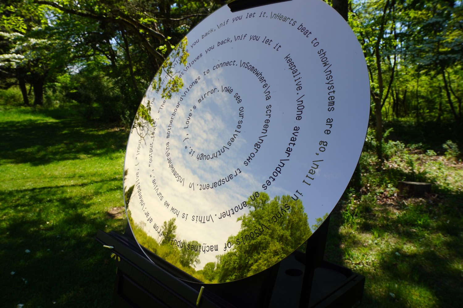 Scorpios'ta Ritüeller, Kodlar ve Feminen Dijital Yaratıcılığıyla Dolu Bir Yaz