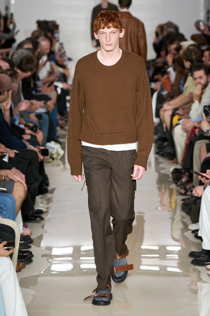 Çorap ve Sandalet Nasıl Giyilir? Hem de Tam Bir Big Lebowski’ye Dönüşmeden