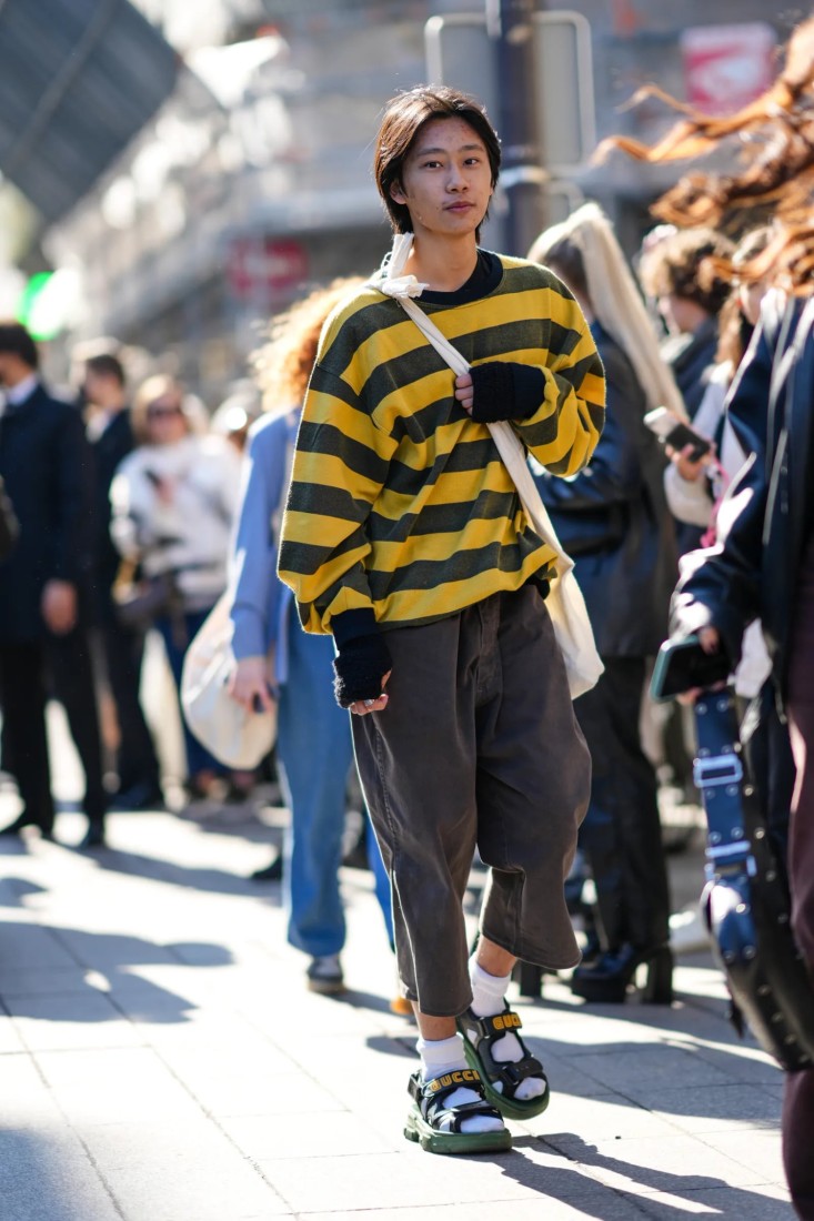 Çorap ve Sandalet Nasıl Giyilir? Hem de Tam Bir Big Lebowski’ye Dönüşmeden