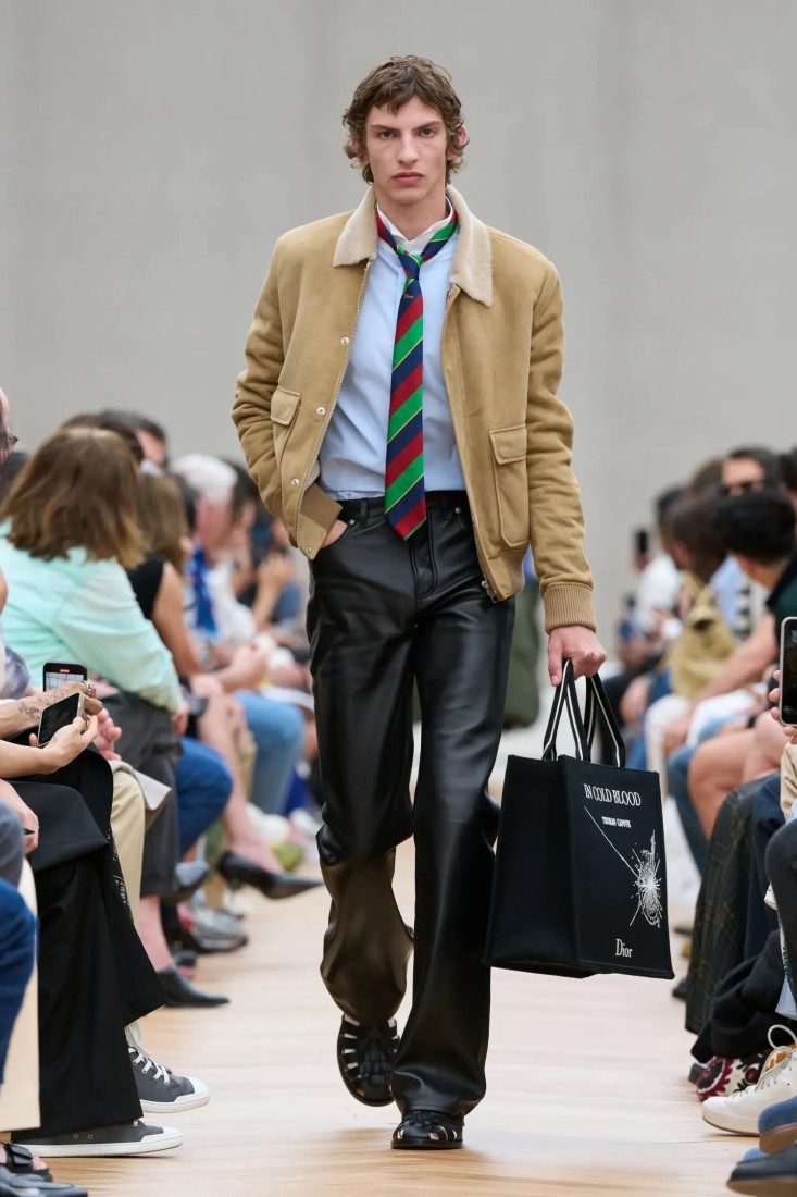 Çorap ve Sandalet Nasıl Giyilir? Hem de Tam Bir Big Lebowski’ye Dönüşmeden