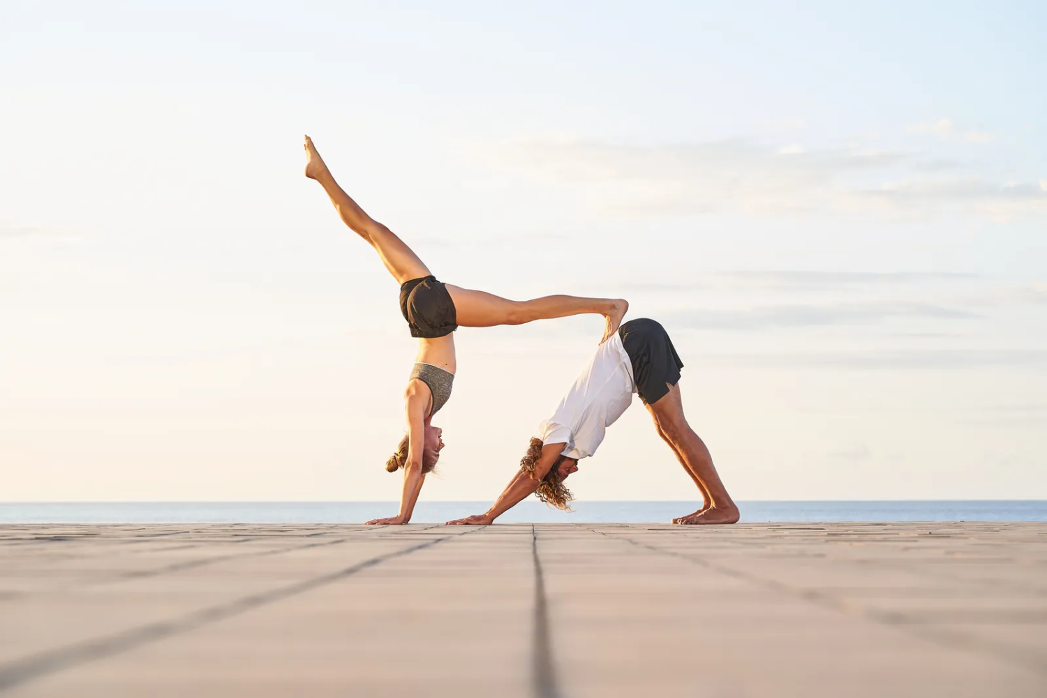 Acroyoga: Bu Gösterişli Fitness Disiplininin Sayısız Faydası (Denge, Gevşeme, Esneklik, Özgüven…)
