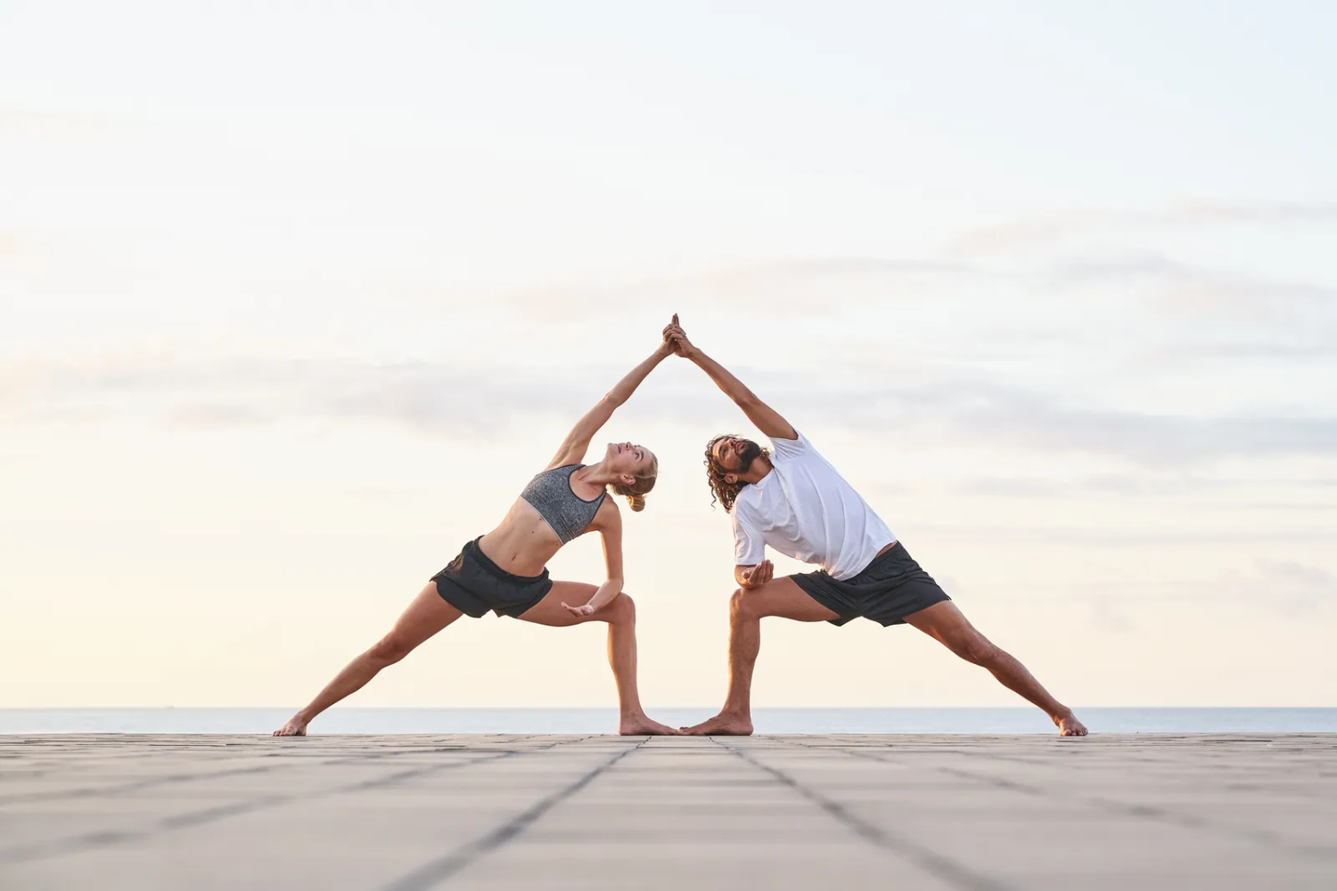 Acroyoga: Bu Gösterişli Fitness Disiplininin Sayısız Faydası (Denge, Gevşeme, Esneklik, Özgüven…)