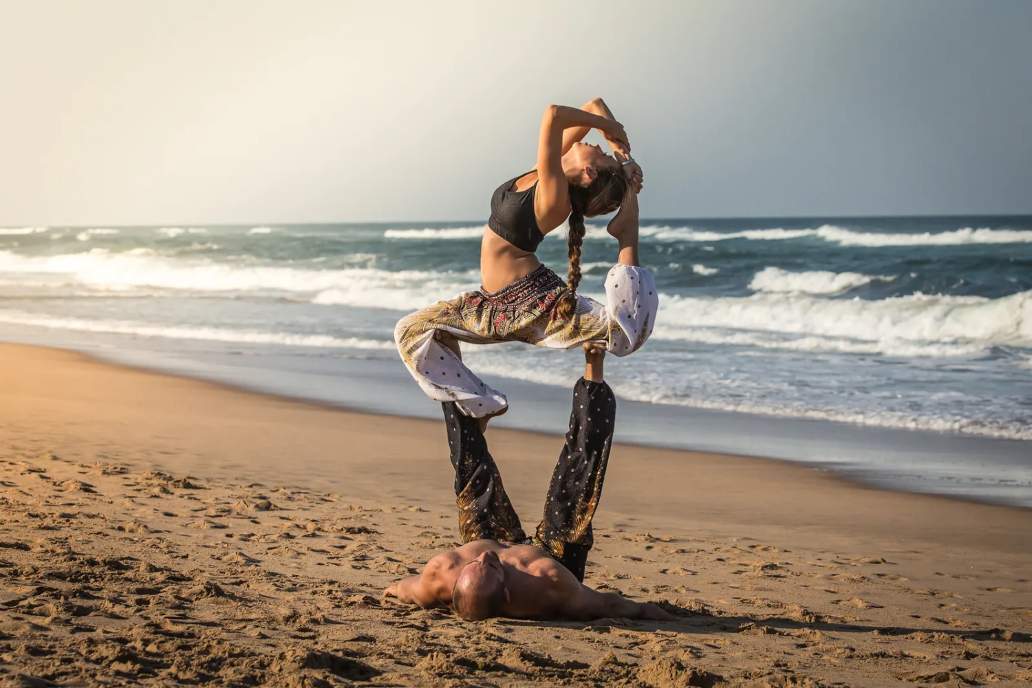 Acroyoga: Bu Gösterişli Fitness Disiplininin Sayısız Faydası (Denge, Gevşeme, Esneklik, Özgüven…)