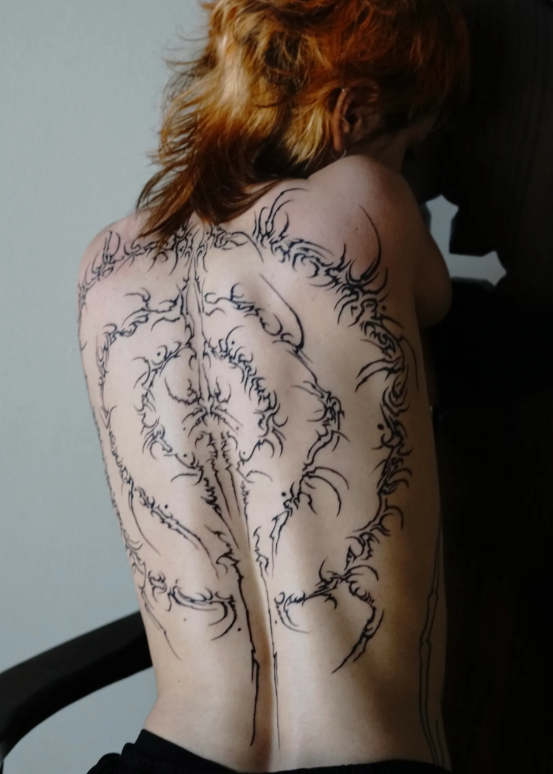 Bir Cybersigilism Dövmesi Nedir ve Neden Her Yerde Karşınıza Çıkıyor?