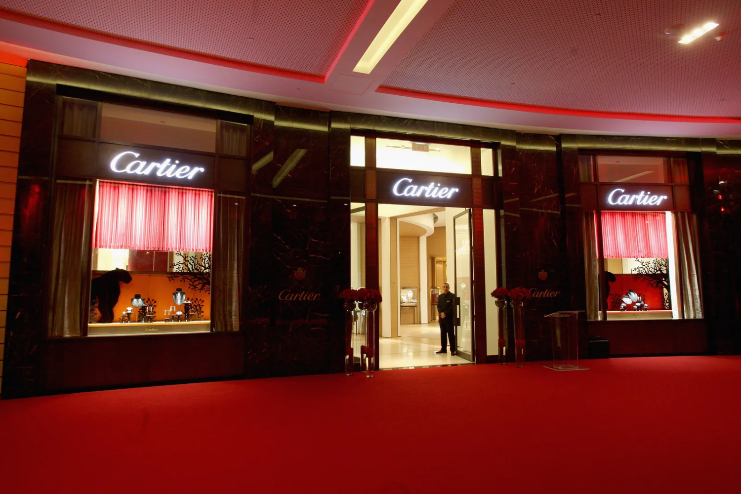 Bir Kadın Saat Uzmanına Göre Eşiniz ya da Sevgiliniz İçin Saat Nasıl Almalısınız?