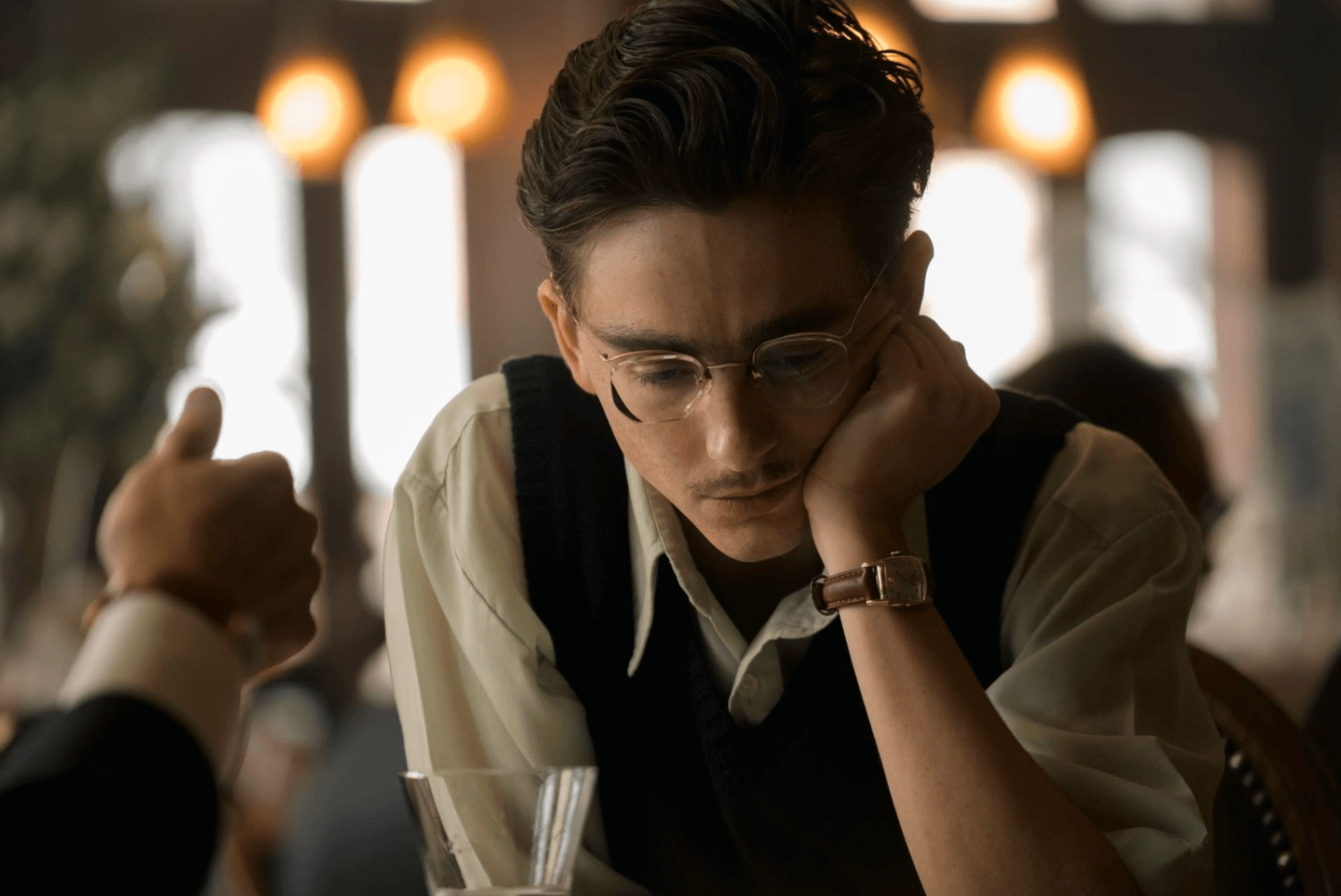 Timothée Chalamet’nin Marty Supreme Filmindeki Vintage Amerikan Saati Çok Şey Anlatıyor…