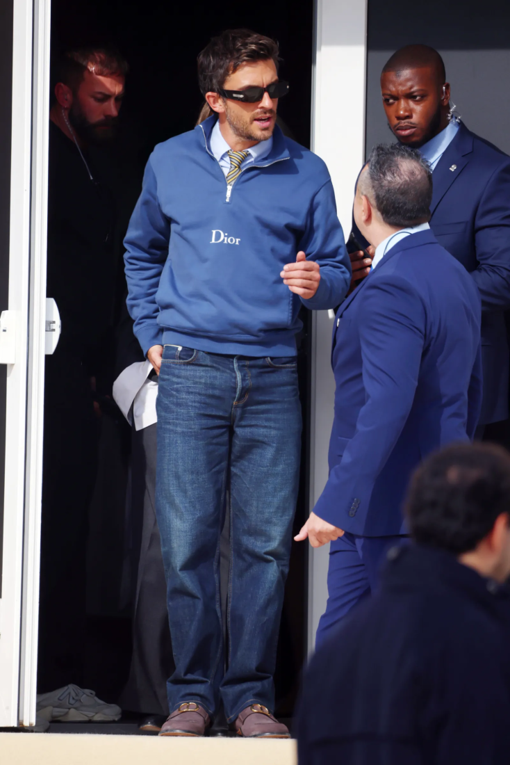 Yarım Fermuarlı Kazaklar Şu Anda Moda mı?