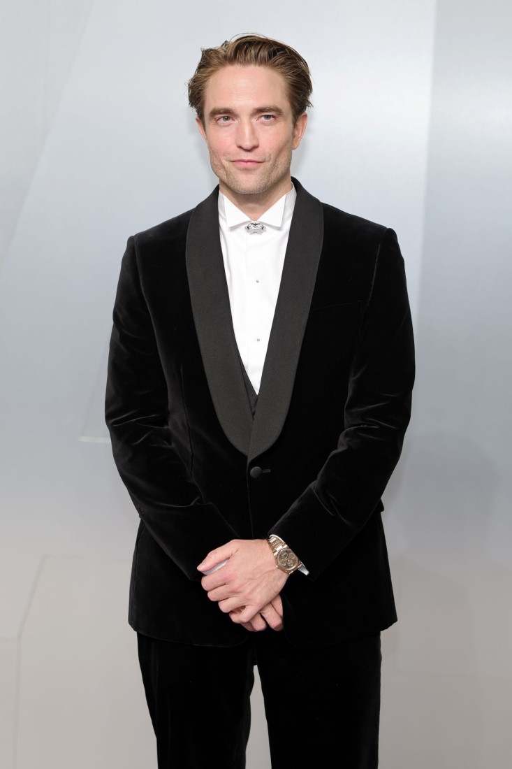 Bir dakika, Robert Pattinson Oscar’larda Yeni Bir Altın Jaeger-LeCoultre mü Tanıttı?