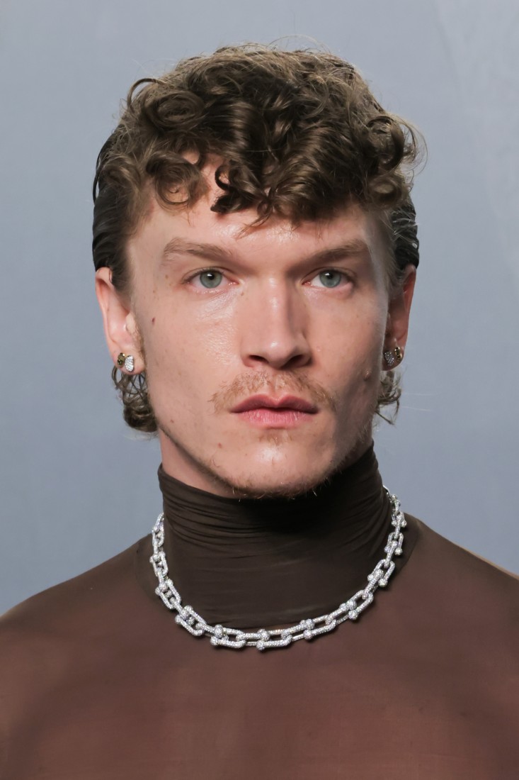 Bıyığa Evet mi Hayır mı? Leonardo DiCaprio’dan Pedro Pascal’a 2026 Oscar’ları Kırmızı Halısında Grooming Kuralları Yeniden Yazılıyor