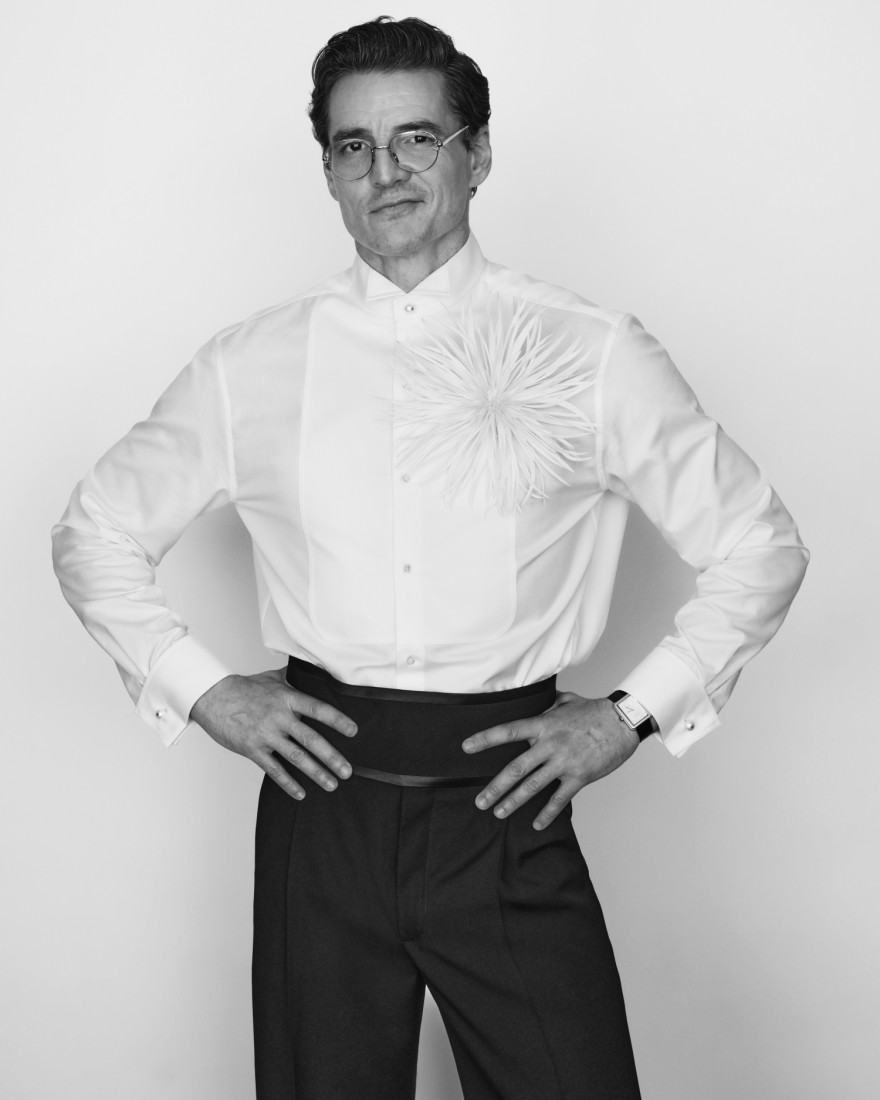 Pedro Pascal Oscar Kırmızı Halısında Chanel ile Ceketsiz Bir Stil Tercih Etti